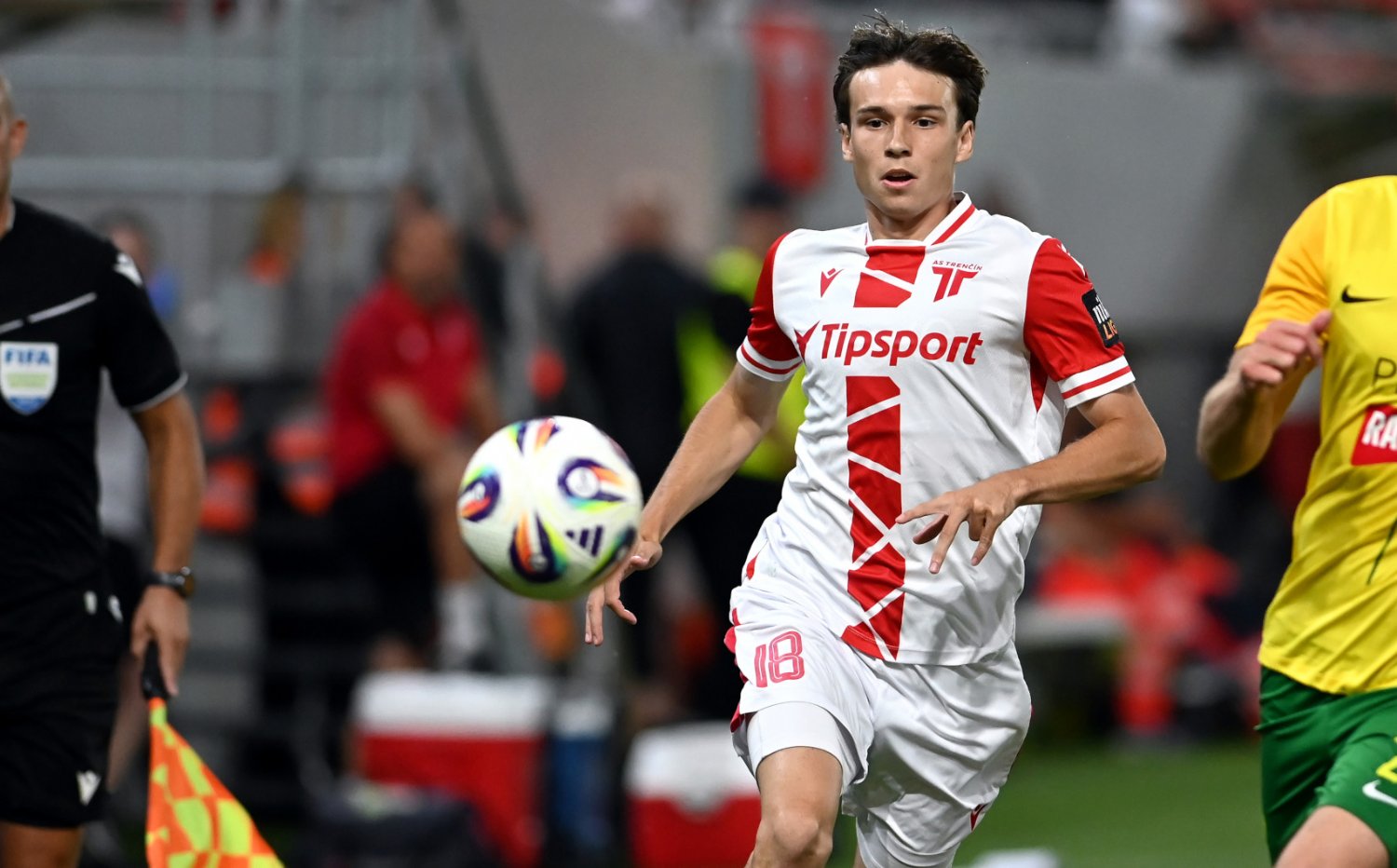 A-t�m | Fiala odch�dza na hos�ovanie do susedn�ch �iech