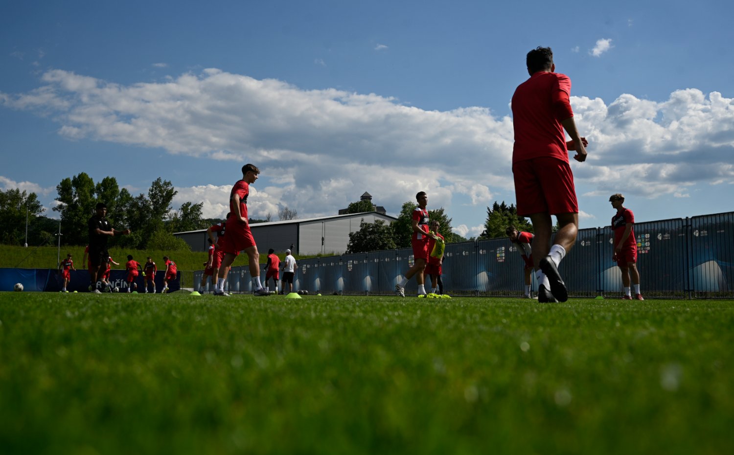 B-t�m | Rezerva od�tartuje nov� sez�nu doma proti �ali