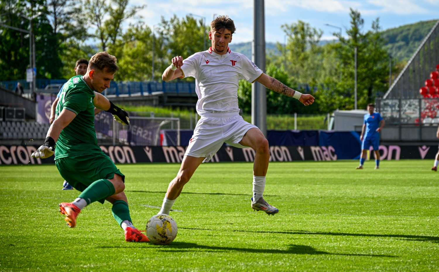 B-t�m | V dom�cej derni�re tesn� prehra proti Nov�m Z�mkom